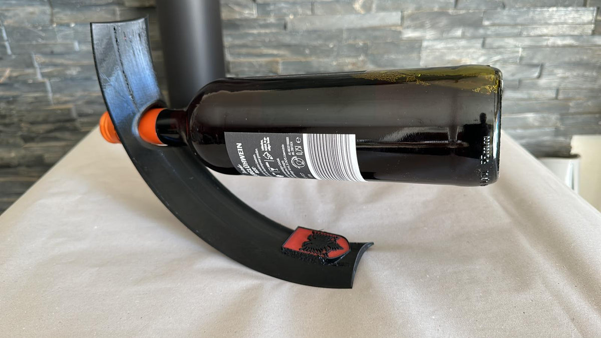 Schwebender Weinflaschenhalter