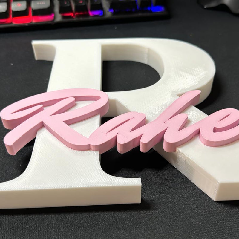 3D gedrucktes Namensschild mit Monogramm – personalisiertes Türschild oder Deko aus PLA, handschriftliche Optik